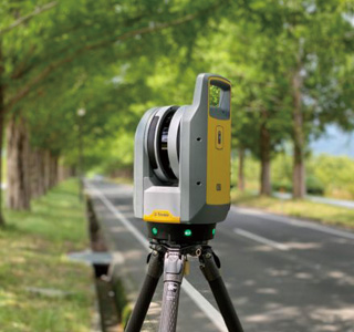 Trimble X7